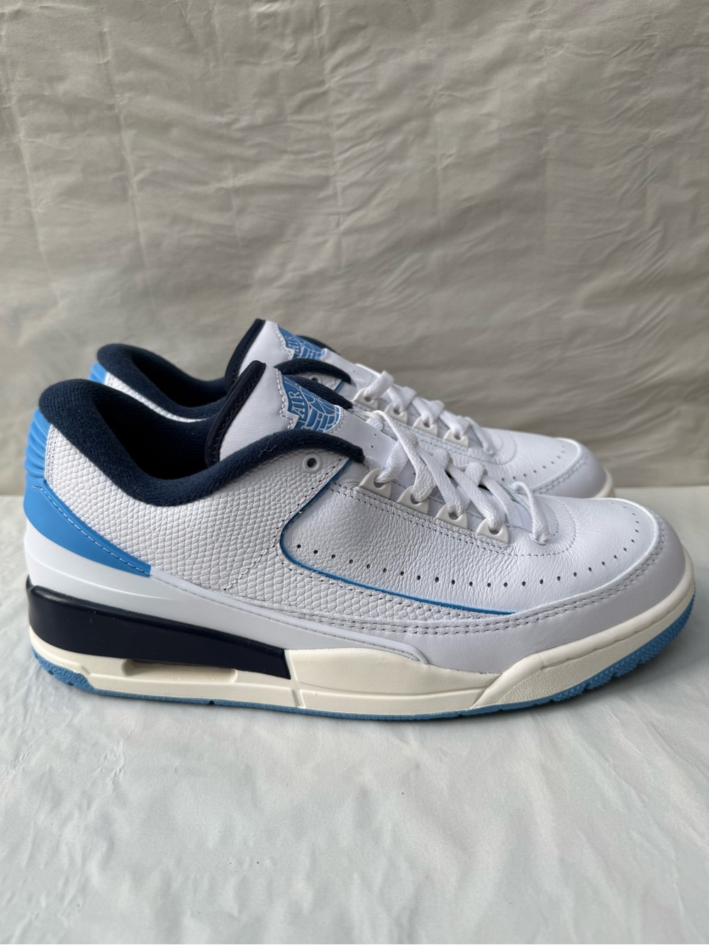 Nike - Air Jordan 2 Low - “UNC” - Size 10